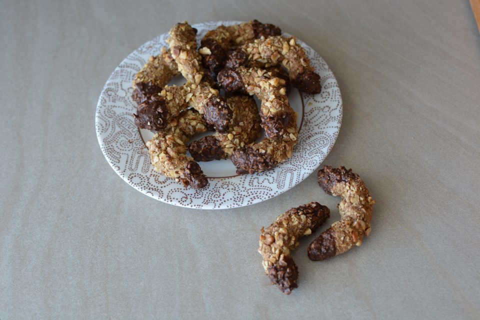 Bielkovo-orechové rožky