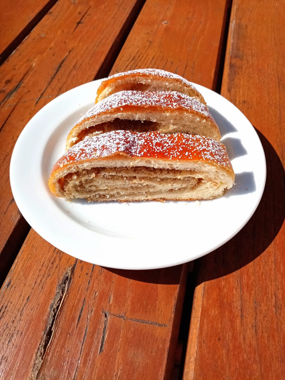 Orechový kysnutý závin